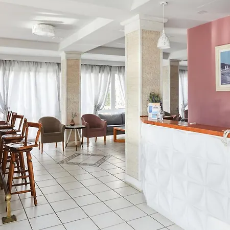 Otel Klonos Anna