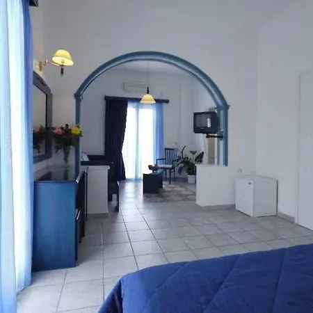 Klonos Anna Otel